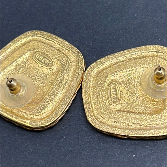 Vintage Avon red enamel earrings - Picture 6 of 6